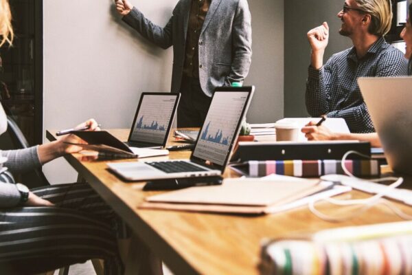 AI performance reviews — AI in the Workplace