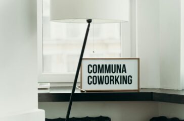 Claude chat coworking — Claude Chat & Cowork