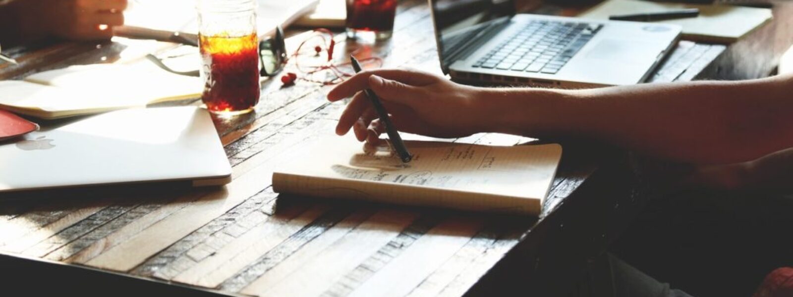 AI collaboration tools — Claude Chat & Cowork