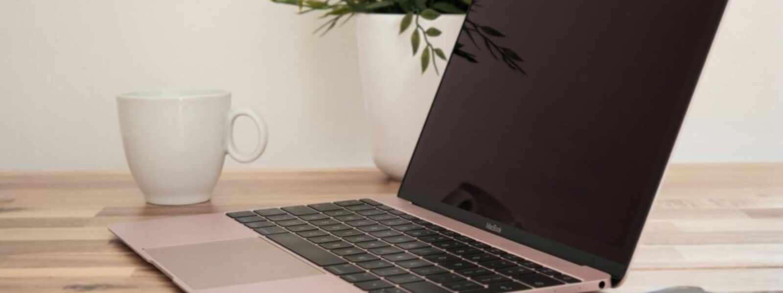 M4 MacBook Air reviews — Laptop Reviews