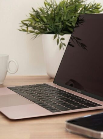 M4 MacBook Air reviews — Laptop Reviews